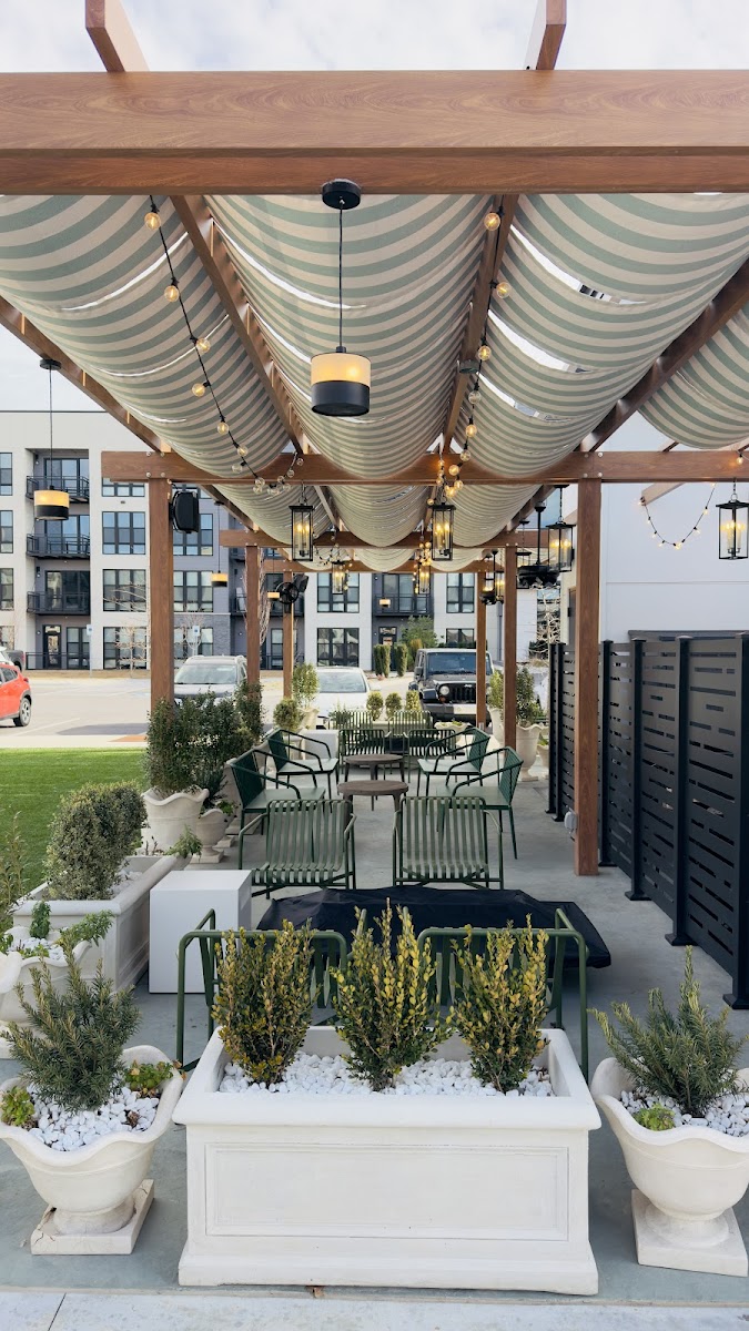 Un Deux Trois Café Exterior Photo - Un Deux Trois Café Bakery in Rogers, AR